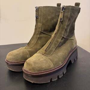 NEW Sam Edelman Cooper Zip-Up Chelsea Boot in dark green Suede